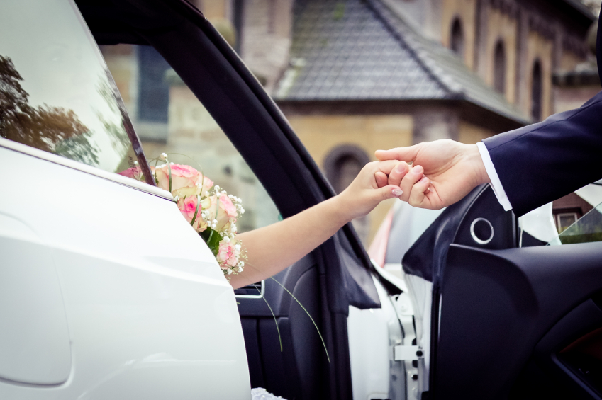 wedding car iStock_000056337694_Small